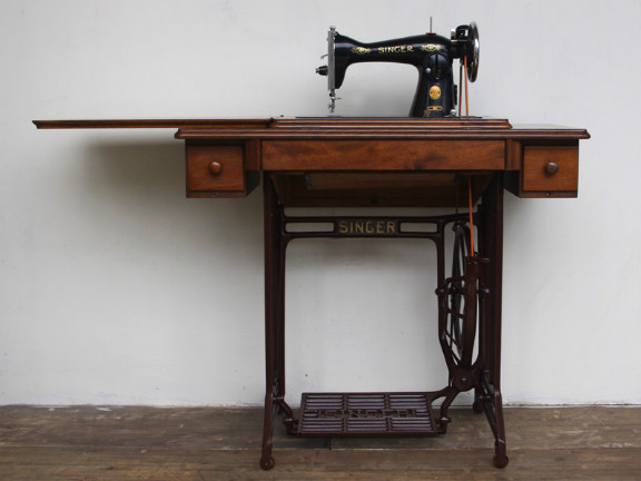 No.520 SINGER 15U シンガー製 家庭用足踏みミシン：アンティーク
