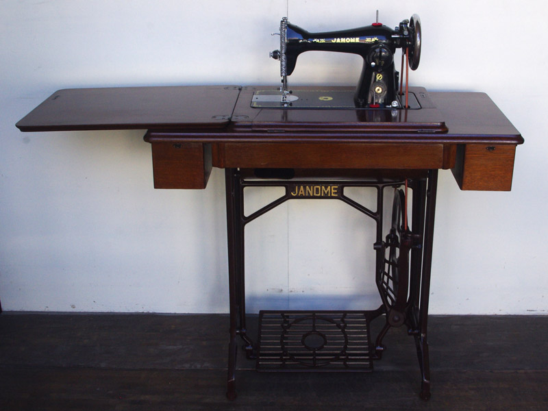 No.662 Janome ジャノメ製 家庭用足踏みミシン：アンティークミシン