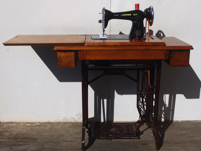 No.691 Janome ジャノメ製 家庭用足踏みミシン：アンティークミシン