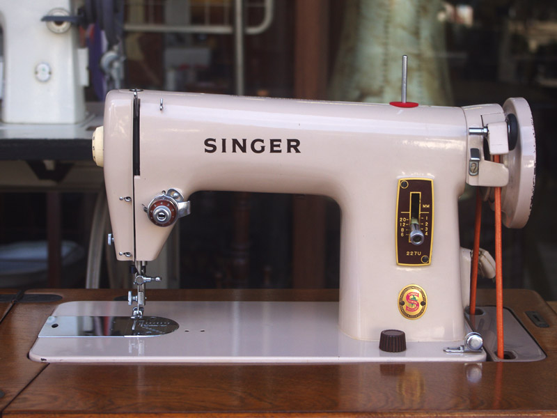 No.735 SINGER 227U シンガー製 家庭用足踏みミシン：アンティーク