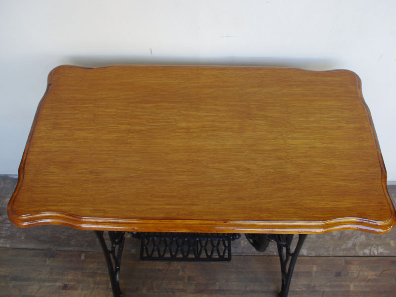 No.925 SINGER シンガー足踏みミシンの鉄脚テーブル：アンティーク