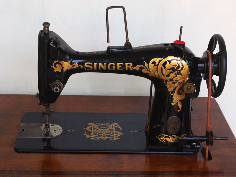 No.358 SINGER 103 シンガー製 職業用足踏みミシン：アンティーク