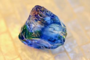 お宝マルチカラーのアンダラクリスタル原石！ – SEY-GEE-HEE