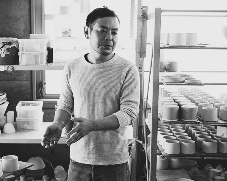 多治見の陶芸家「宮木英至」が手掛けるドリッピーマグ・花瓶・プレート