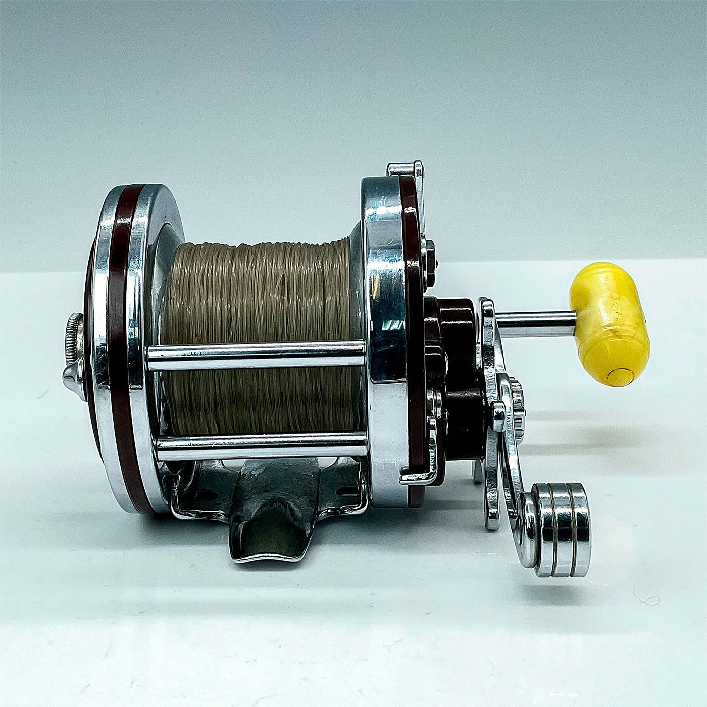 Vintage Penn Squidder Jr. No. 146 Casting Reel sold at auction on