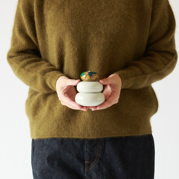 受注会開催中】九谷焼ならではの鮮やかな絵付け。来年以降もずっと