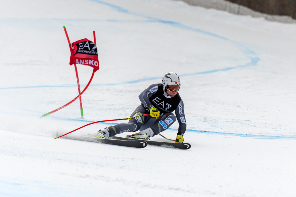 デサントGSワンピース21-22モデル予約販売中。アルペンスキー選手の