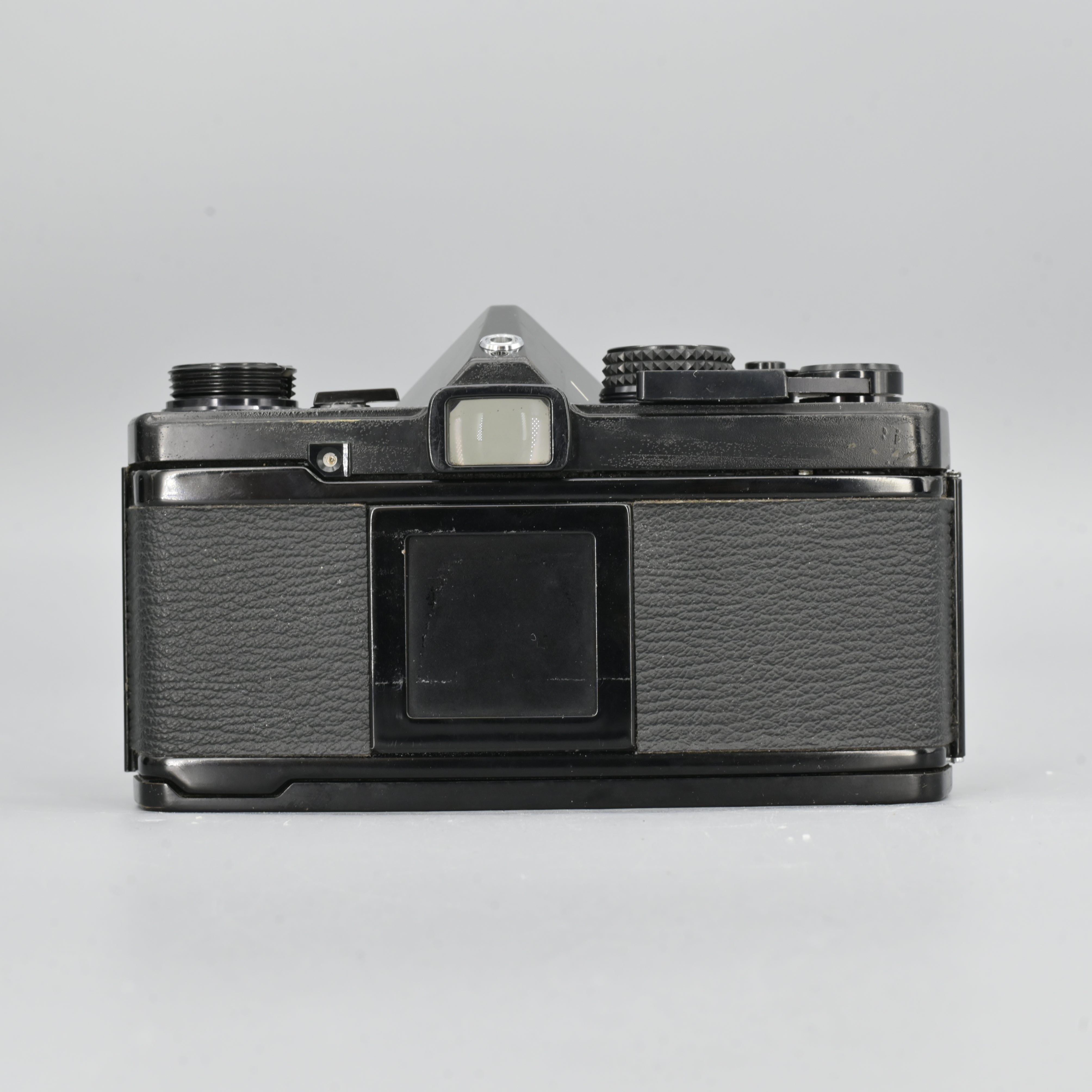 Olympus OM2 + Auto-S 50mm F1.8 Lens – SHOWA