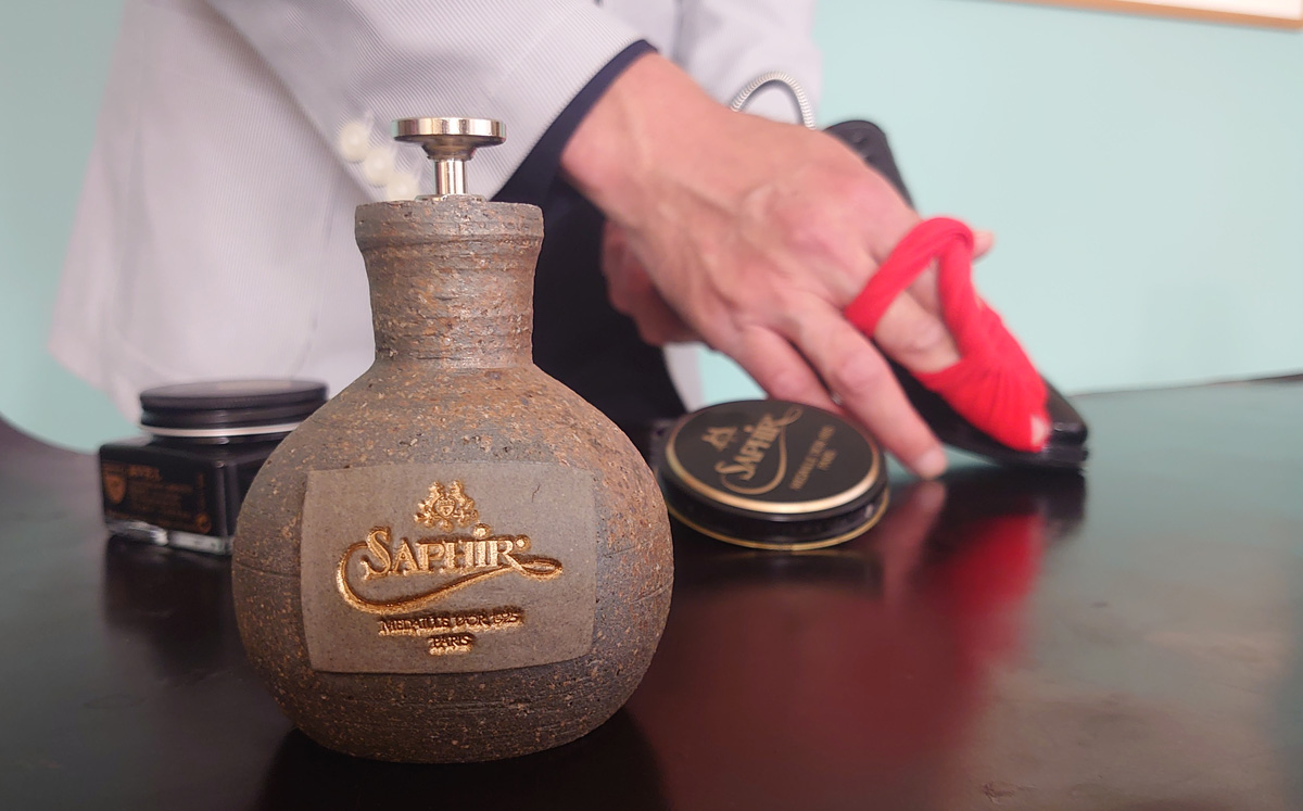 陶器製ハンドラップ“SaphirNoir（ノワール）ポタリーウォーター