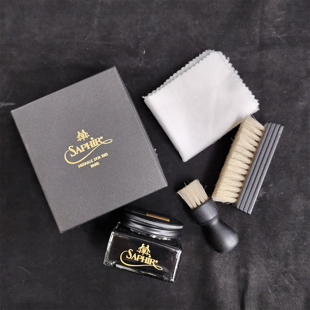 今年のクリスマスプレゼントは、素敵な靴磨きセットを贈ろう