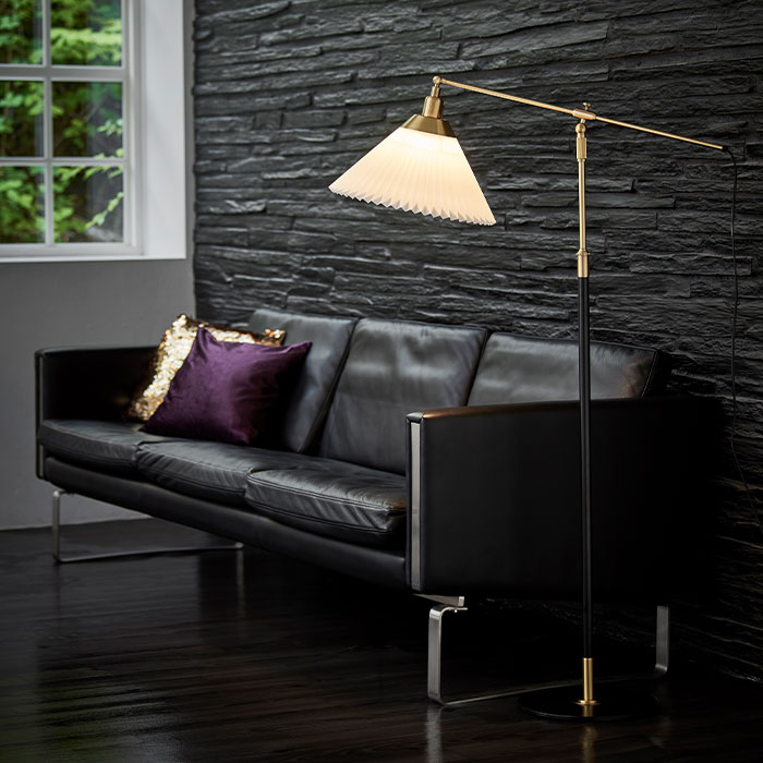 フロアランプ モデル349｜レ・クリント ジャパン 公式オンラインストア