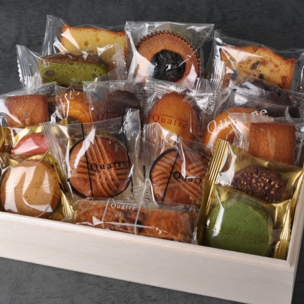 手作り焼菓子詰め合せ（木箱18個入） キャトル