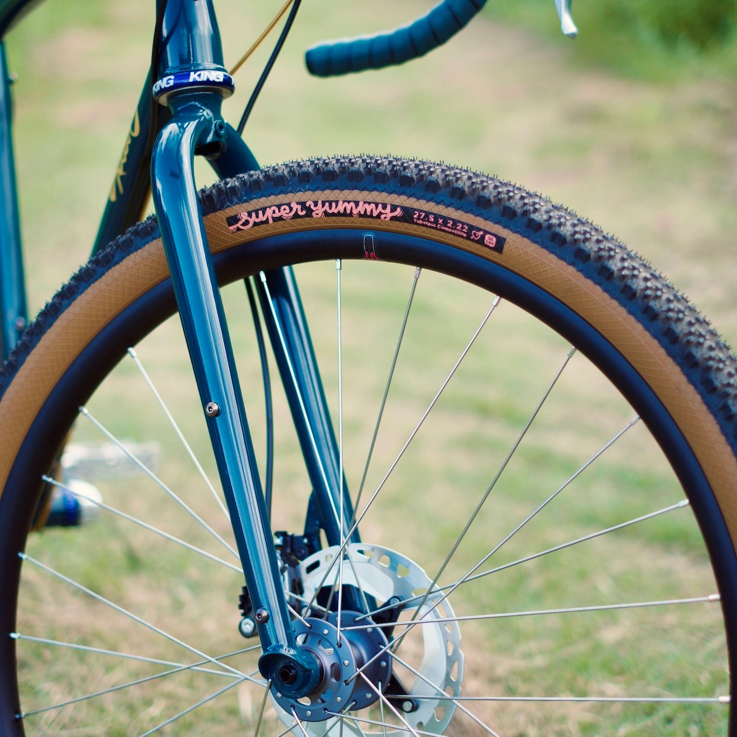 SIMWORKS Super Yummy Tire 27.5