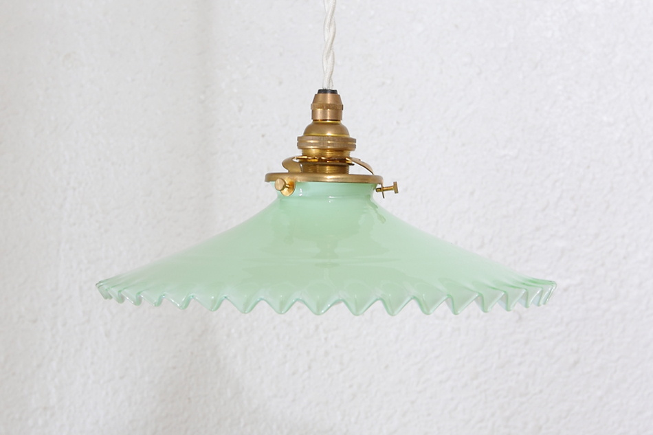 アップルグリーン ミルクガラスペンダントランプ｜アンティーク家具