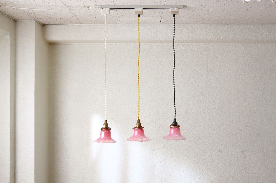 フランス アンティーク ピンクのオパリン 小さなガラス灯 アトリエ