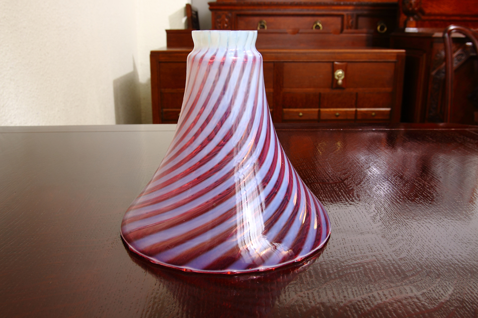 フェントンFenton クランベリー/オパールセント ガラスランプシェード