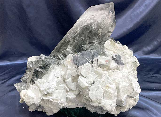 40kg パキスタン・スカルドゥ産 特大トルマリンインクォーツクラスター