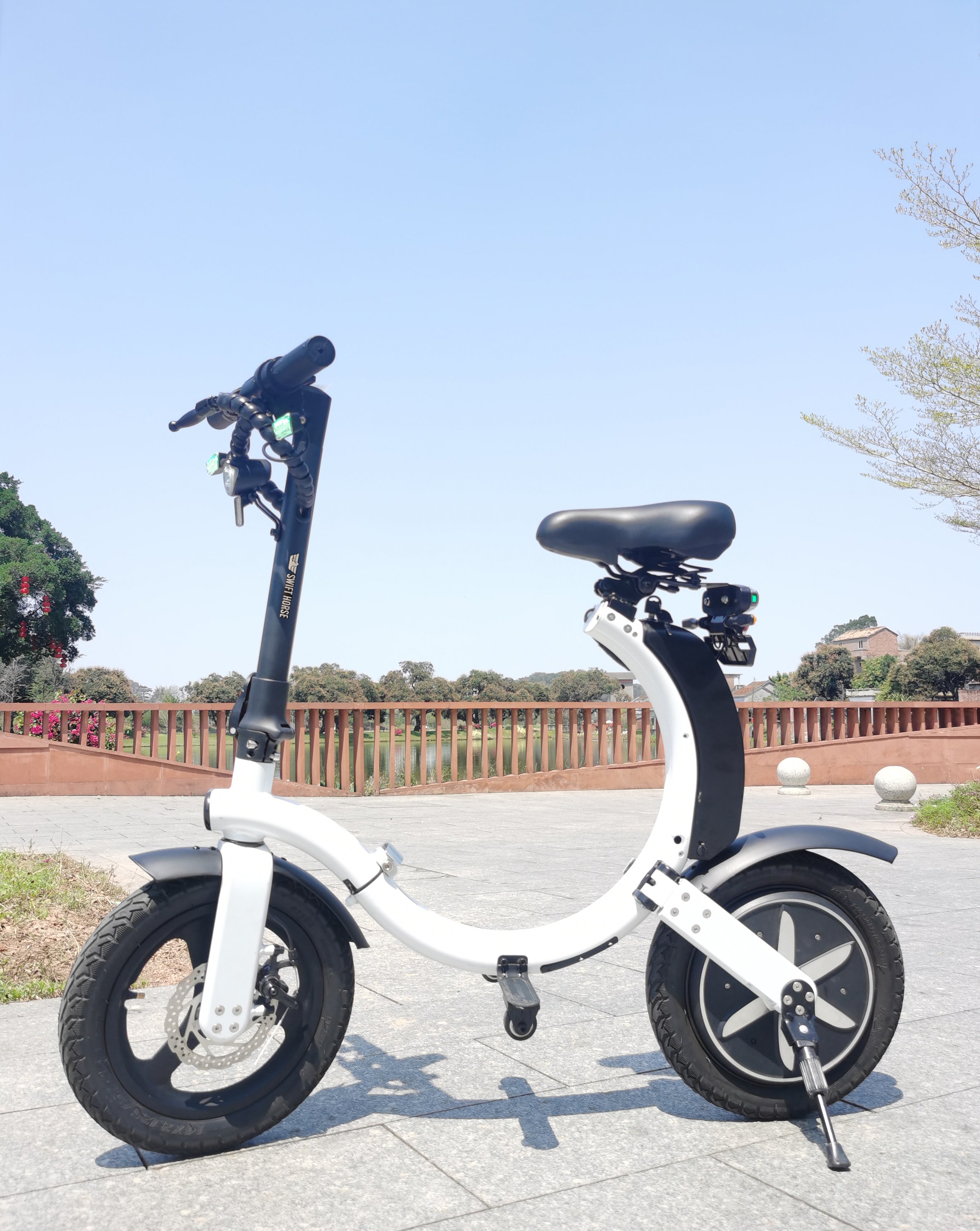 SWIFT HORSE K2 ver.2】特定小型原付電動バイク-パールホワイト