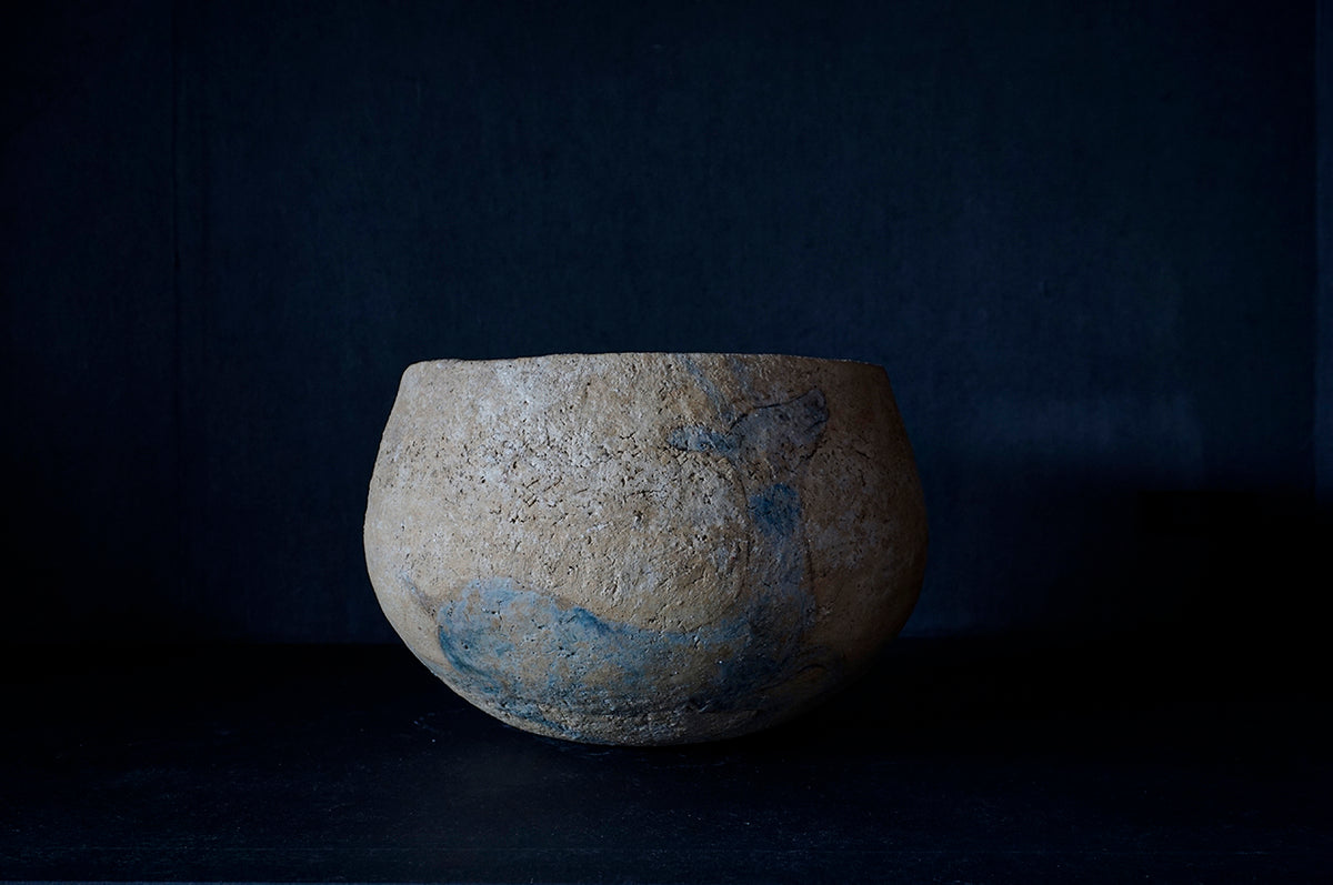 ○25-IM60 灰陶加彩壺(鹿文) – 雨晴/AMAHARE