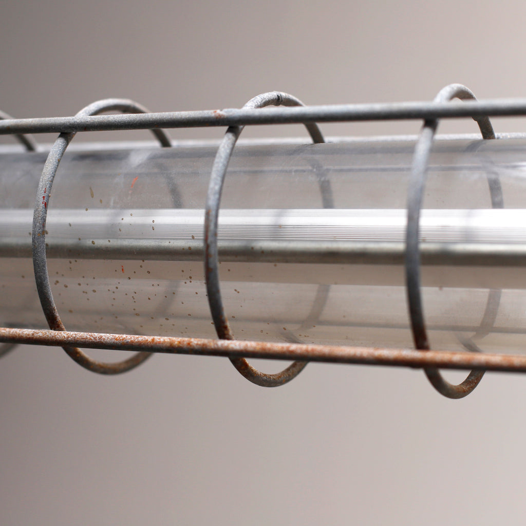 Vintage Industrial Fluorescent Light | インダストリアル チューブ