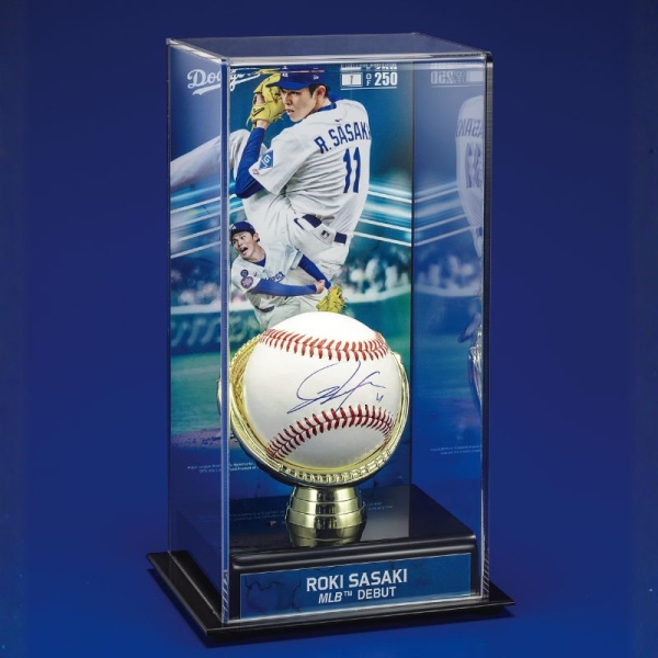 佐々木朗希 2025 MLB(TM)デビュー記念 直筆サインボール 特製展示