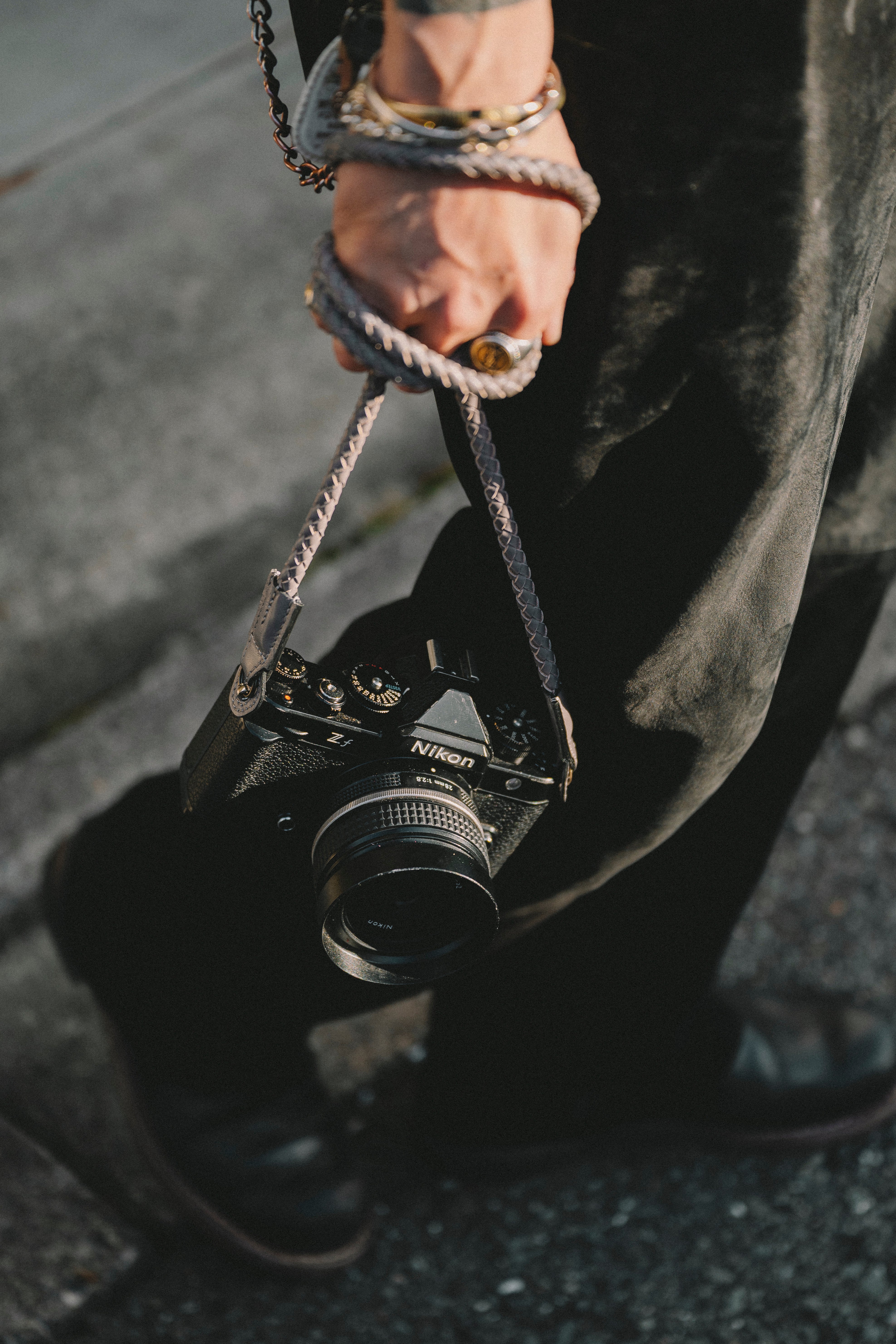 数量限定「THE Buddy カメラストラップ rope “10” 記念カラー：Stone