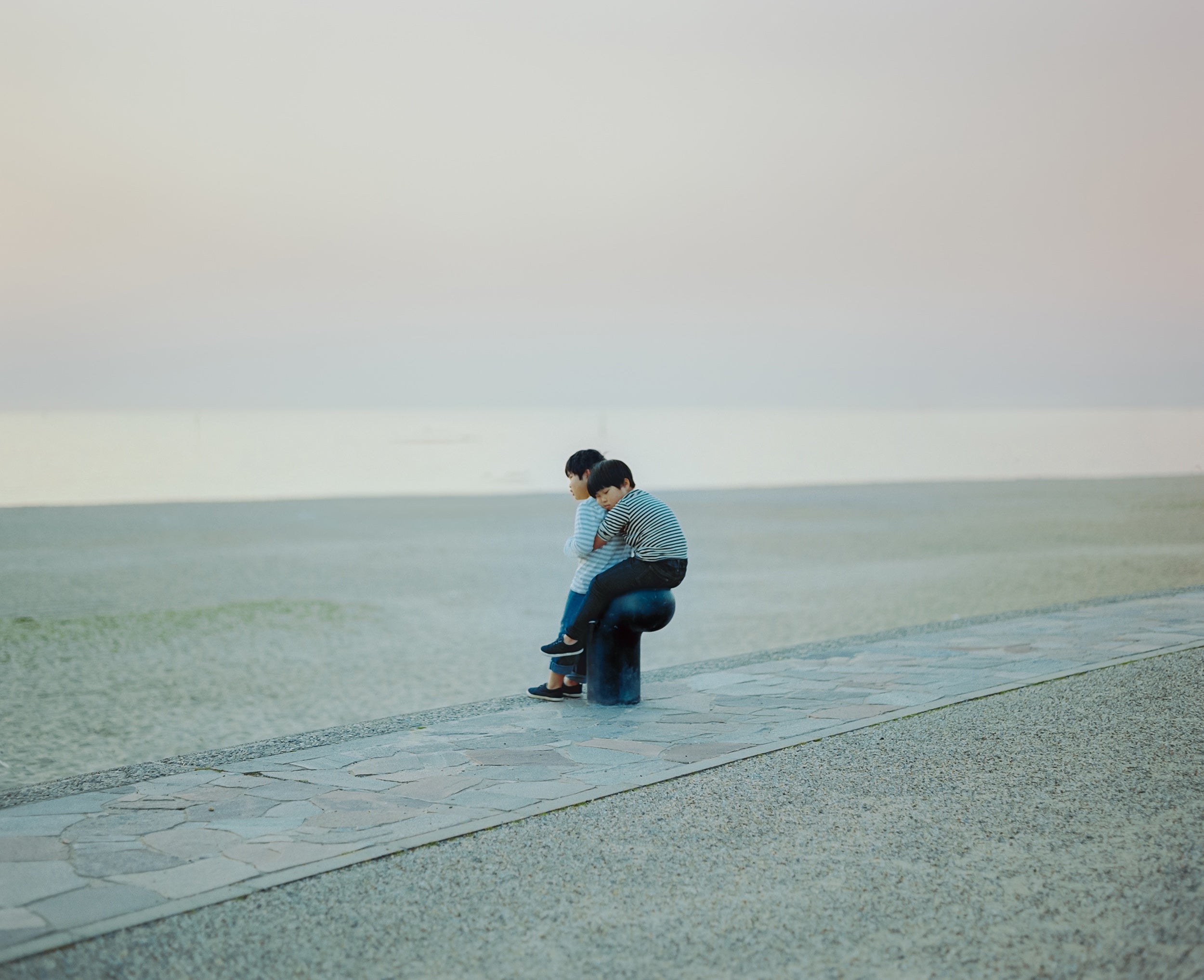 濱田英明 写真集「Haru and Mina」初版本（送料無料） – GENIC SHOP