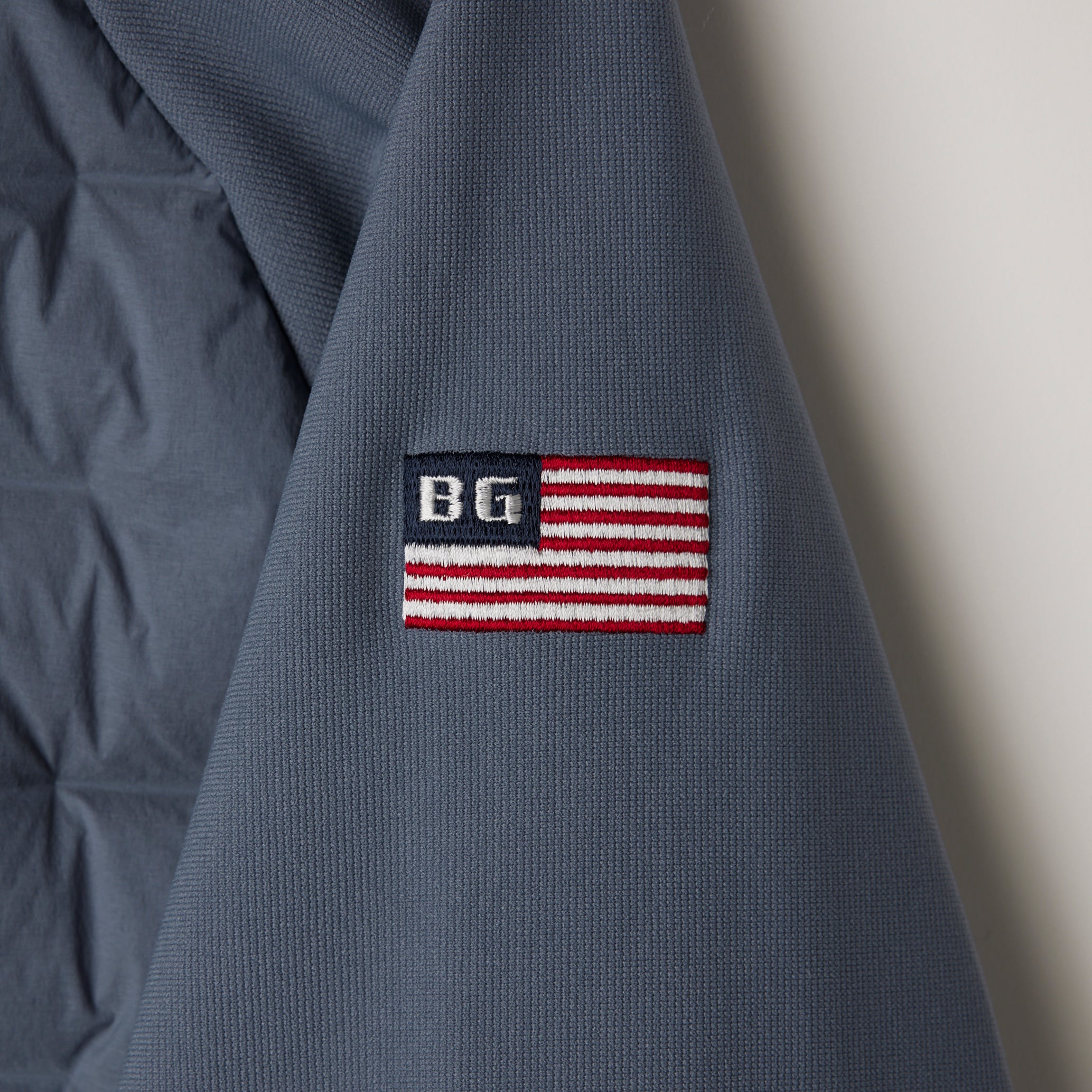 ブリーフィングゴルフ】メンズ ハイブリッド ダウン クルー ネック