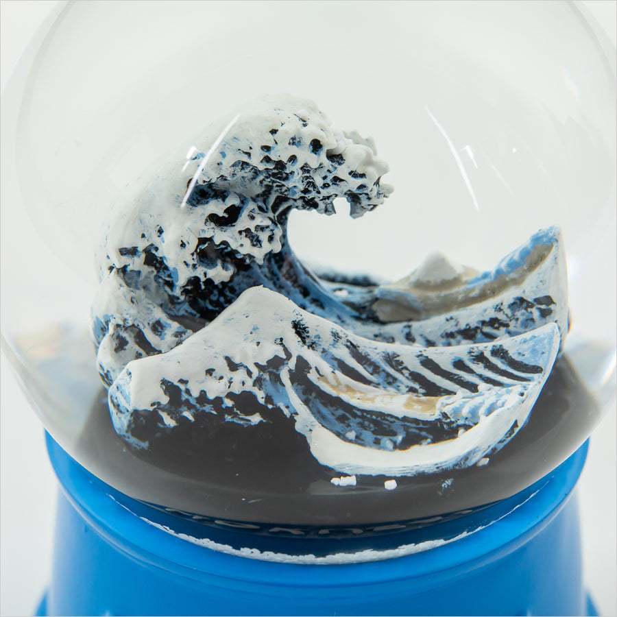 北斎スノードーム「神奈川沖浪裏（かながわおきなみうら）」 – Shop of