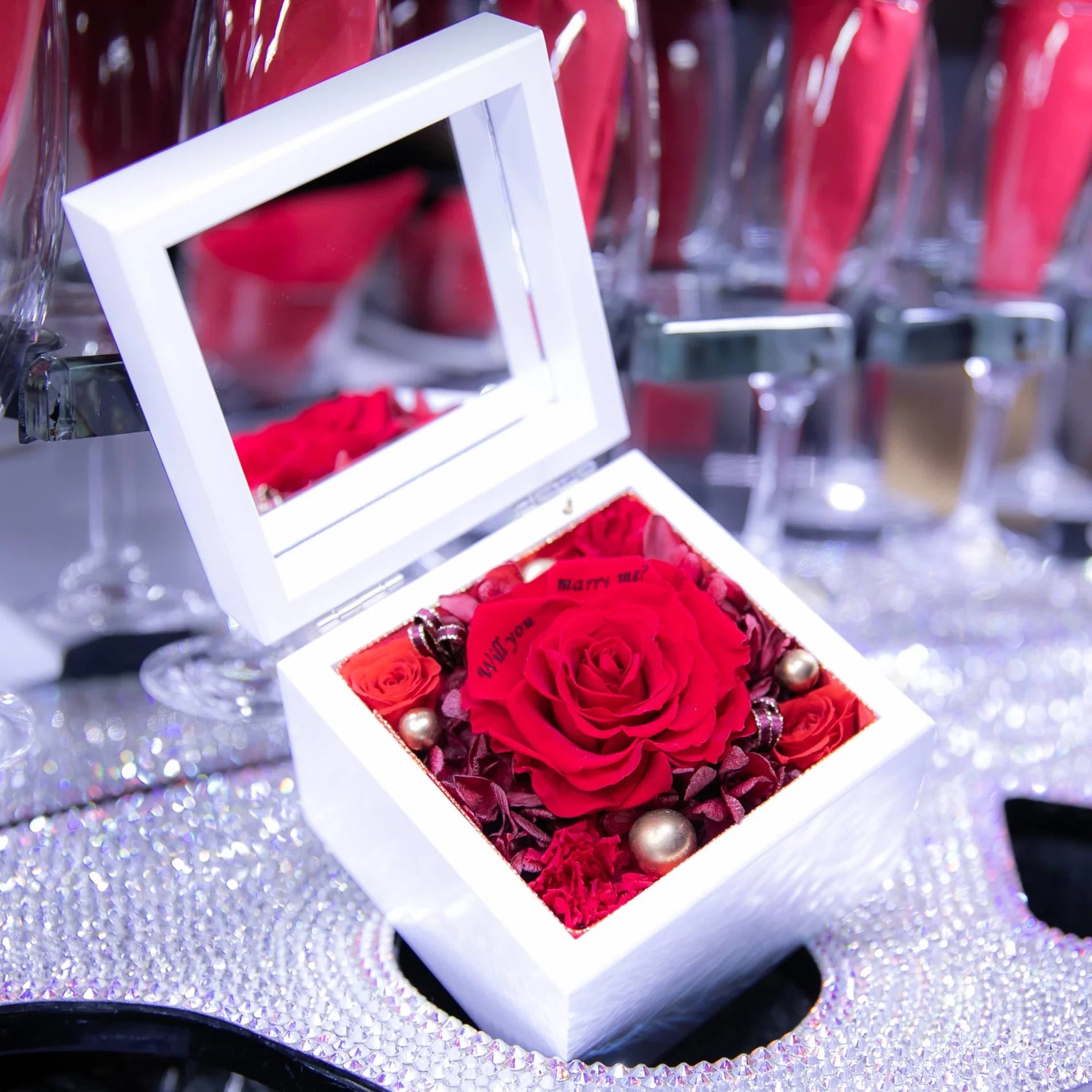 高級ホワイトオルゴールBOX お花イッパイ!プリザーブドフラワー – How