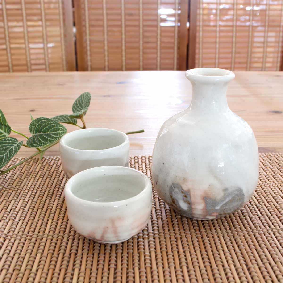 和雑貨 四季彩堂 オンラインショップ / 信楽焼 粉引徳利&ぐいのみ