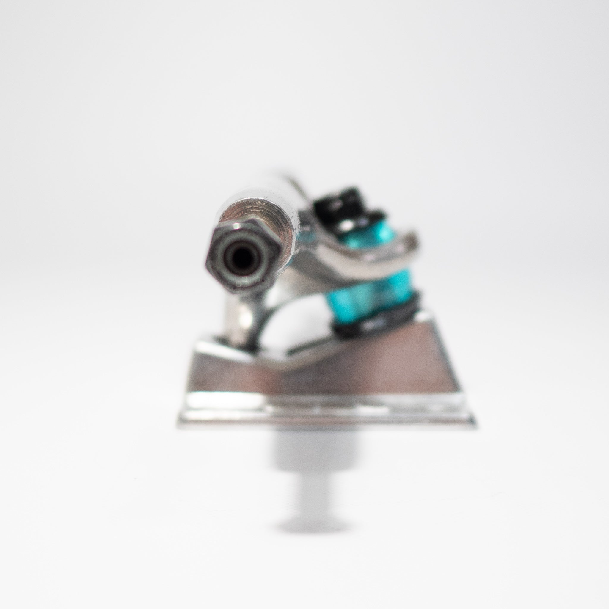 THUNDER TRUCKS（サンダートラック）HOLLOW POLISH 147・148・149 HI