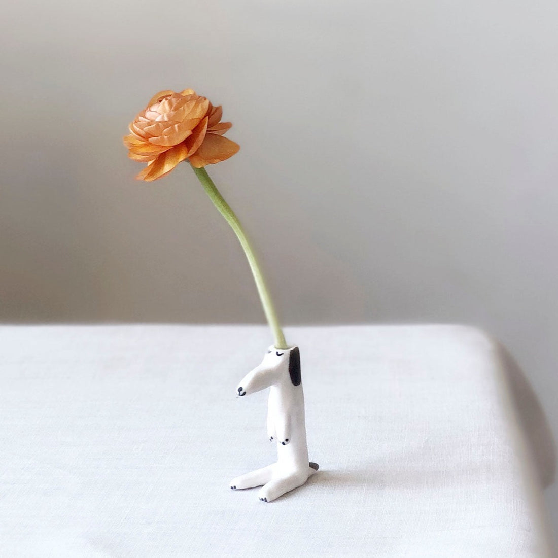 スモールドッグ花瓶（うたたねしている犬）