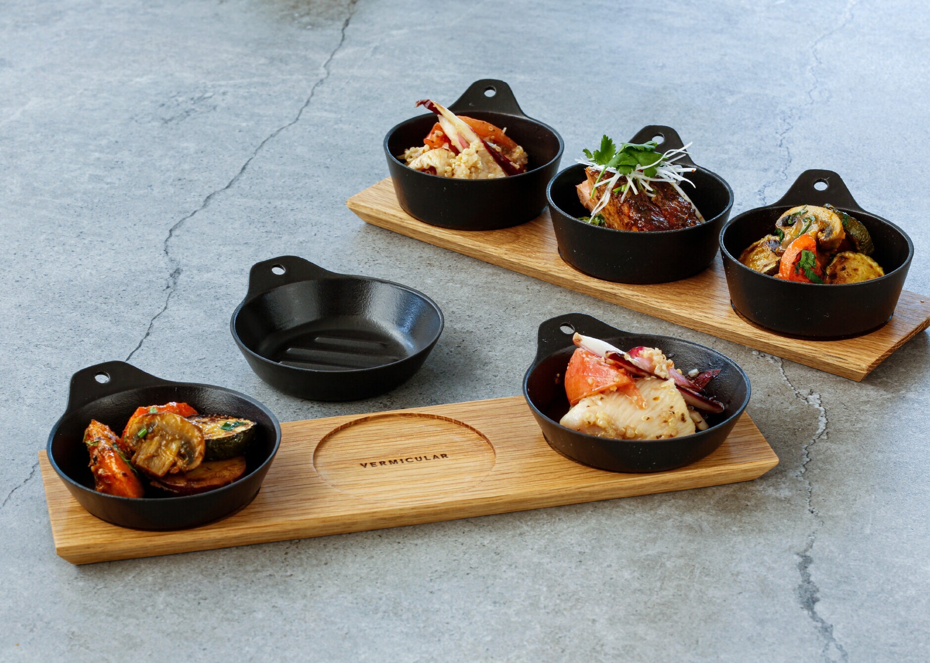 ミニスキレット [深型] 3Pセット | バーミキュラ公式オンライン