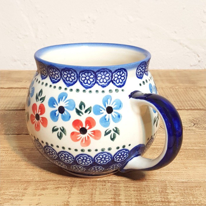 ポーリッシュポタリー WIZA社の大きなポーリッシュマグは、飲み口の