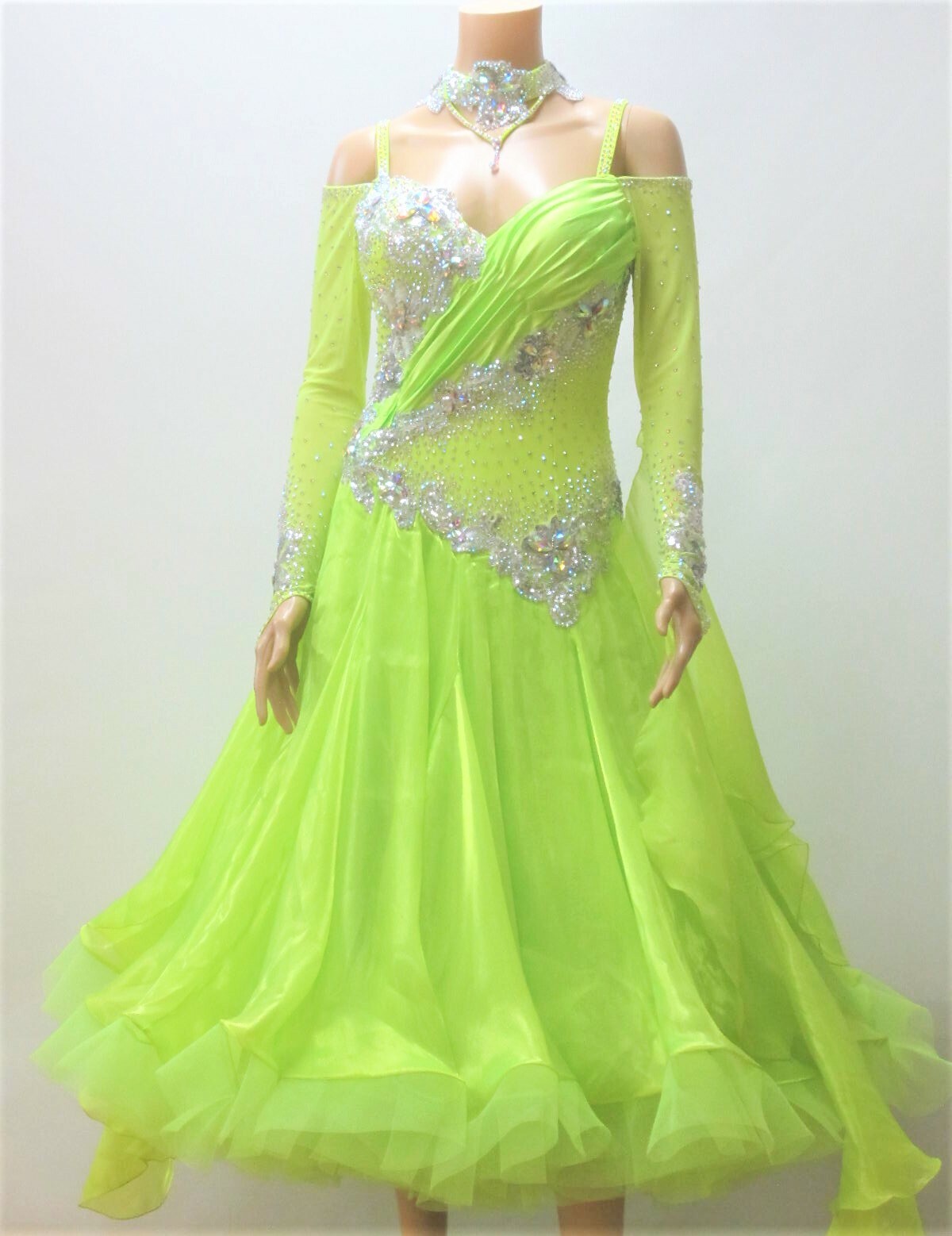 楽天市場】【中古】社交ダンス スタンダードドレス S-0098 : ダンス