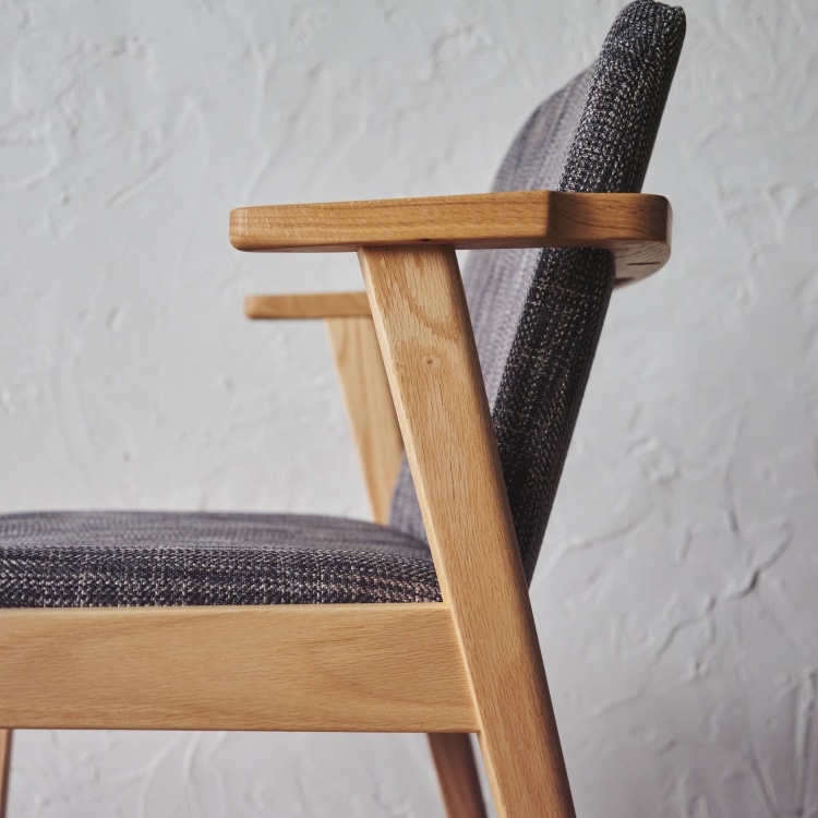 ラク セミアームチェア (樹種ウォールナット 張地ランク合皮) | シキ