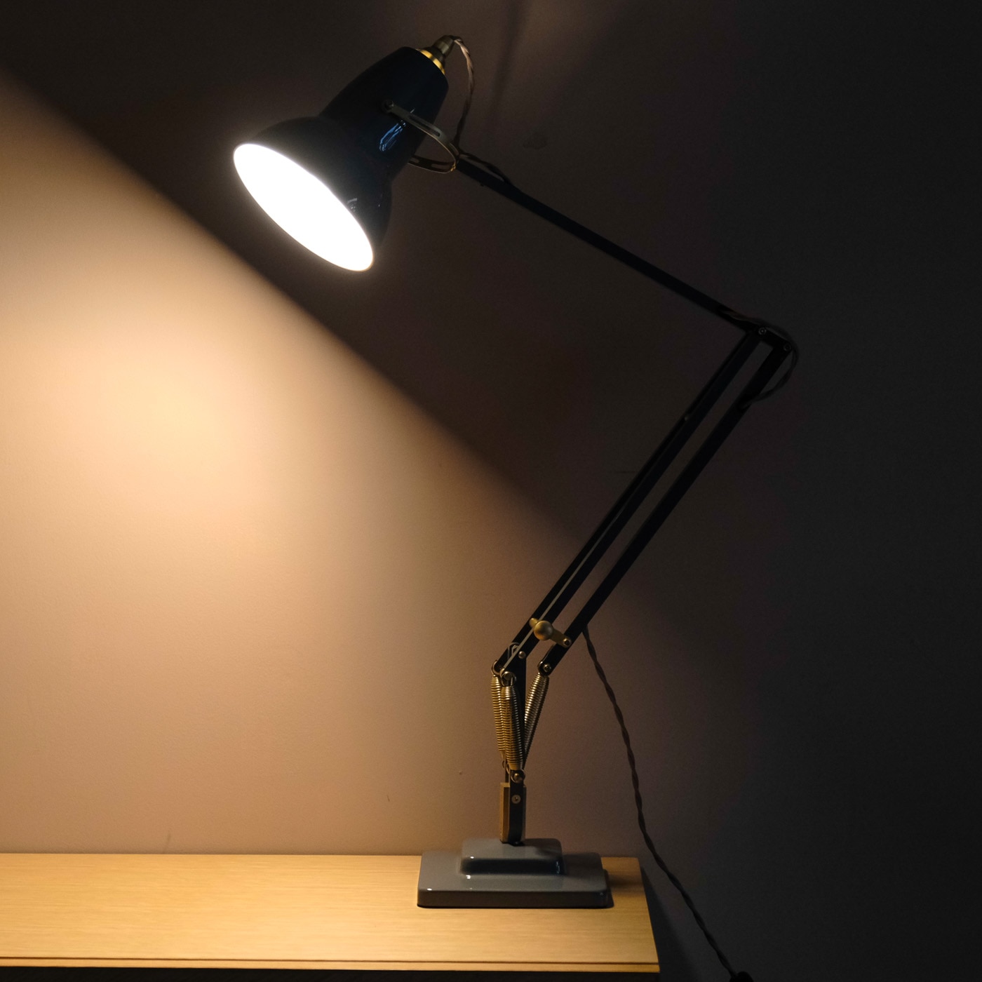 アングルポイズ オリジナル1227ブラス デスクランプ (カラーJet Black