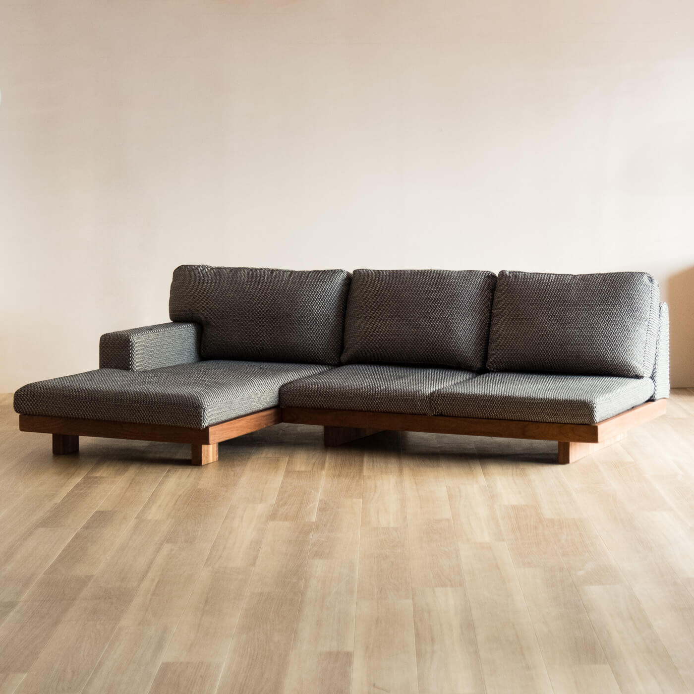 デニッシュ ソファ 2シーター(幅140cm) (樹種ウォールナット 張地