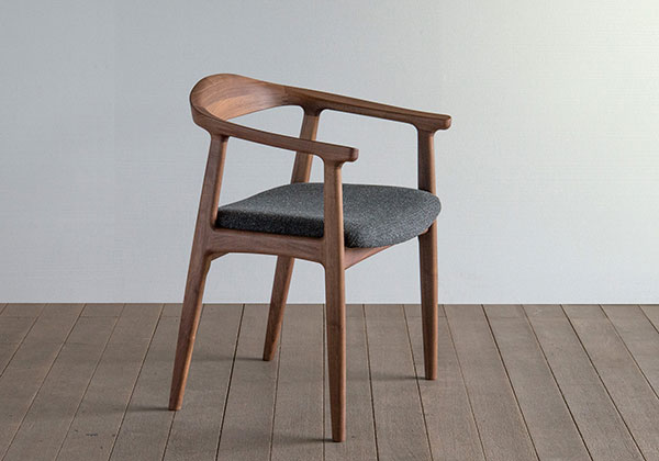 オメガ アームチェア (樹種レッドオーク 張地ランクBランク) | シキ