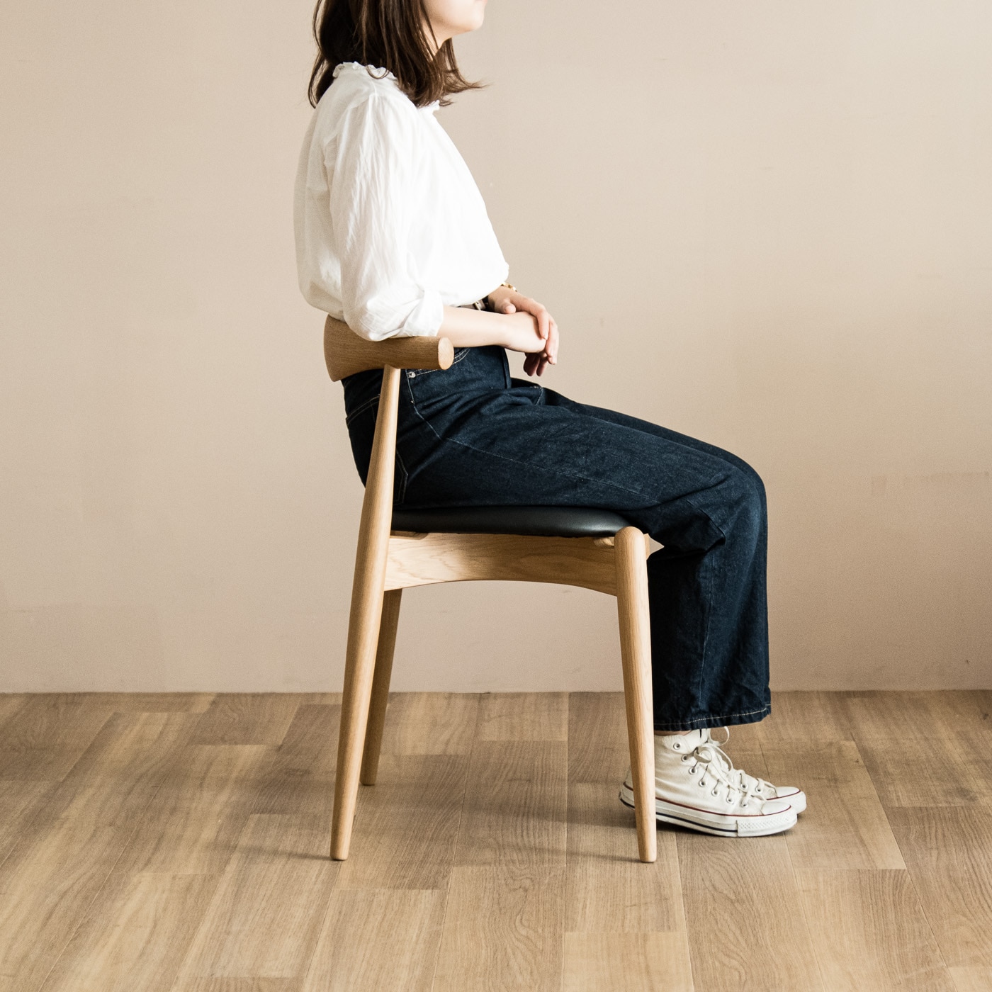 CH20 エルボーチェア (樹種 / 塗装オーク材：ソープ仕上げ 張地レザーB