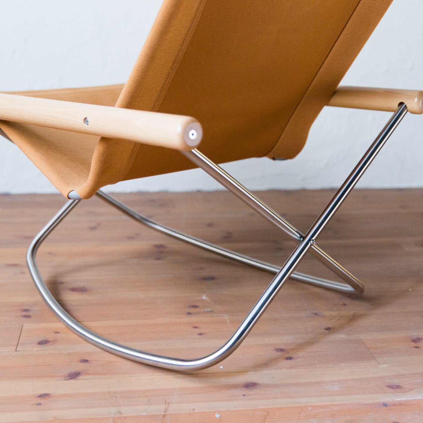 ニーチェア エックス ロッキング (木部ナチュラル シートキャメル