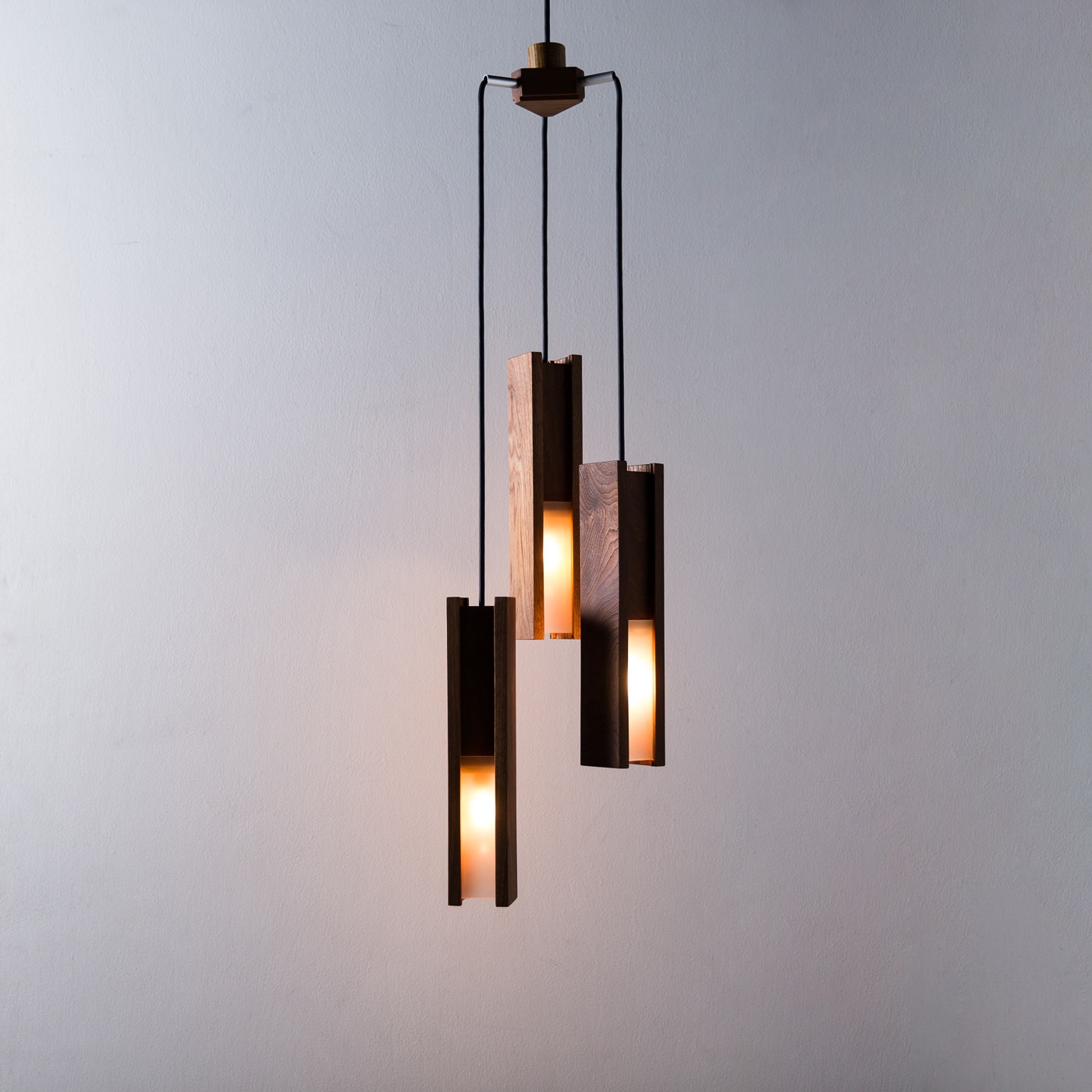 ファロス ペンダントライト 3連タイプ (カラーウォールナット