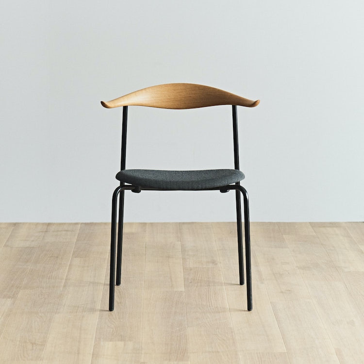 CH88P チェア(ブラック脚) (樹種 / 塗装ビーチ材：オイル仕上げ 張地