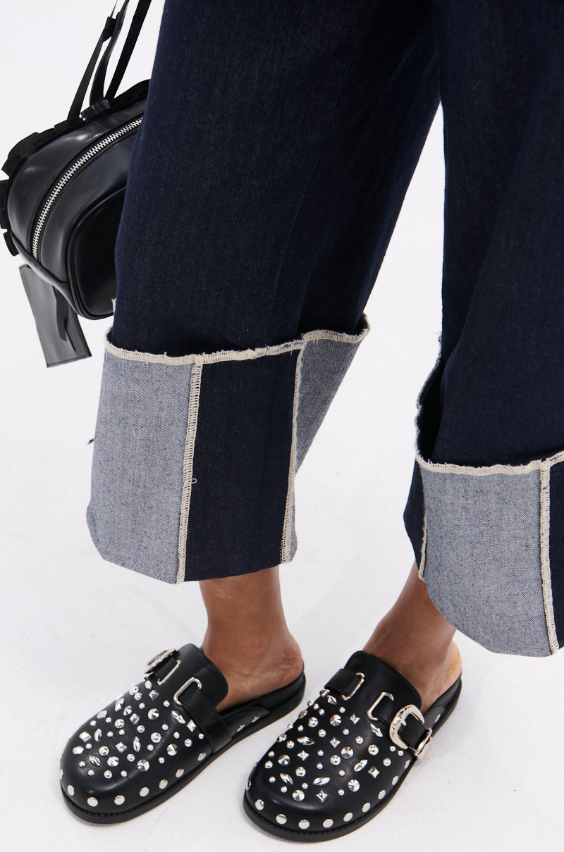 AZALEA WANG TURIN BLACK METAL EMBELLISHMENT FLAT – AKIRA