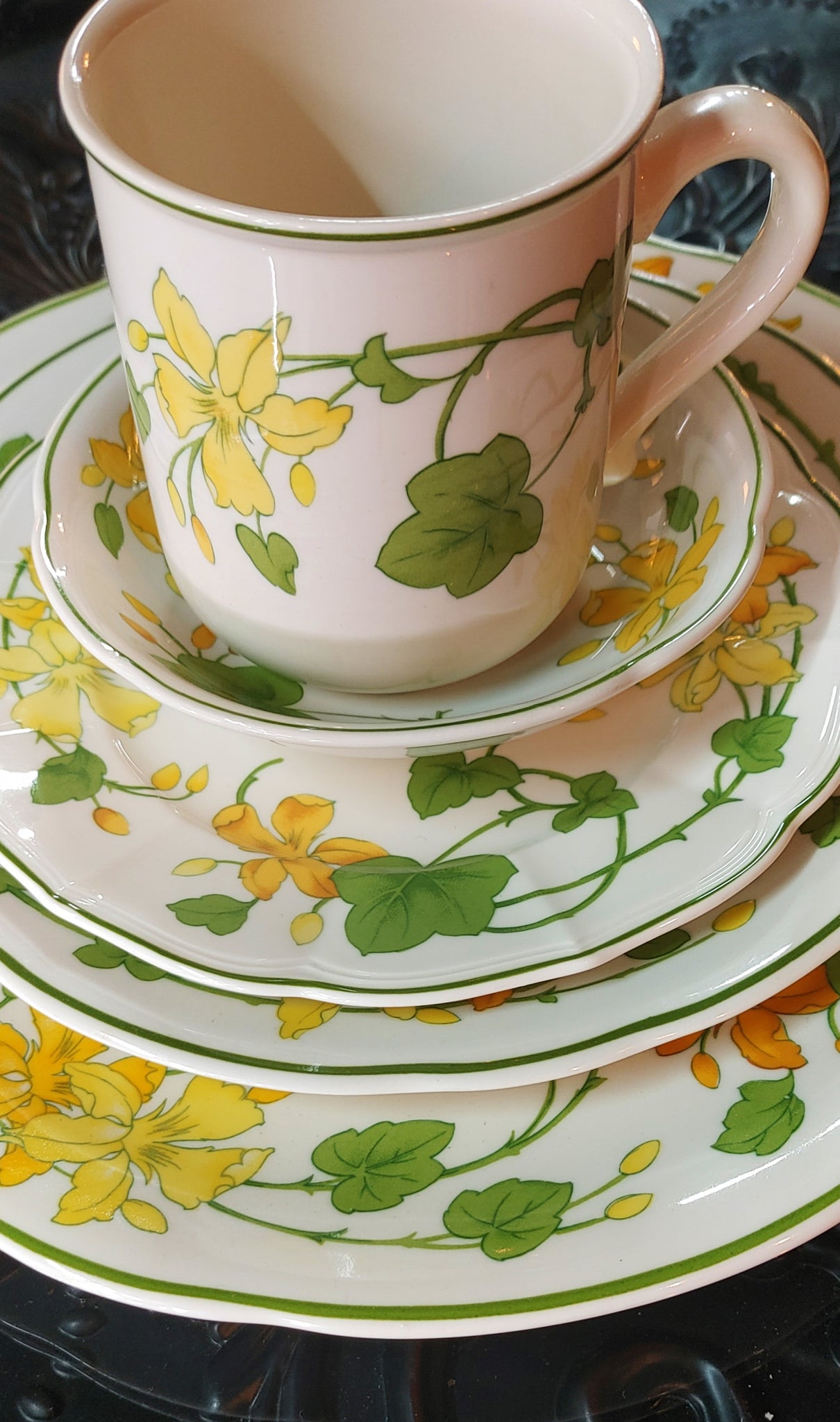 Geranium by Villeroy Boch 4 Place Settings 20 Piece Set – ATTIC