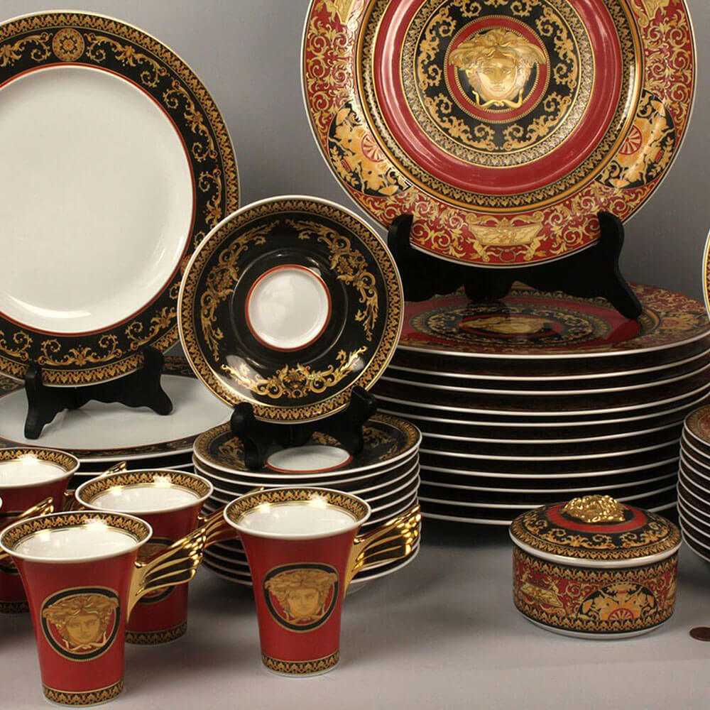 Versace meets Rosenthal Medusa Service plate diam. 30 cm.