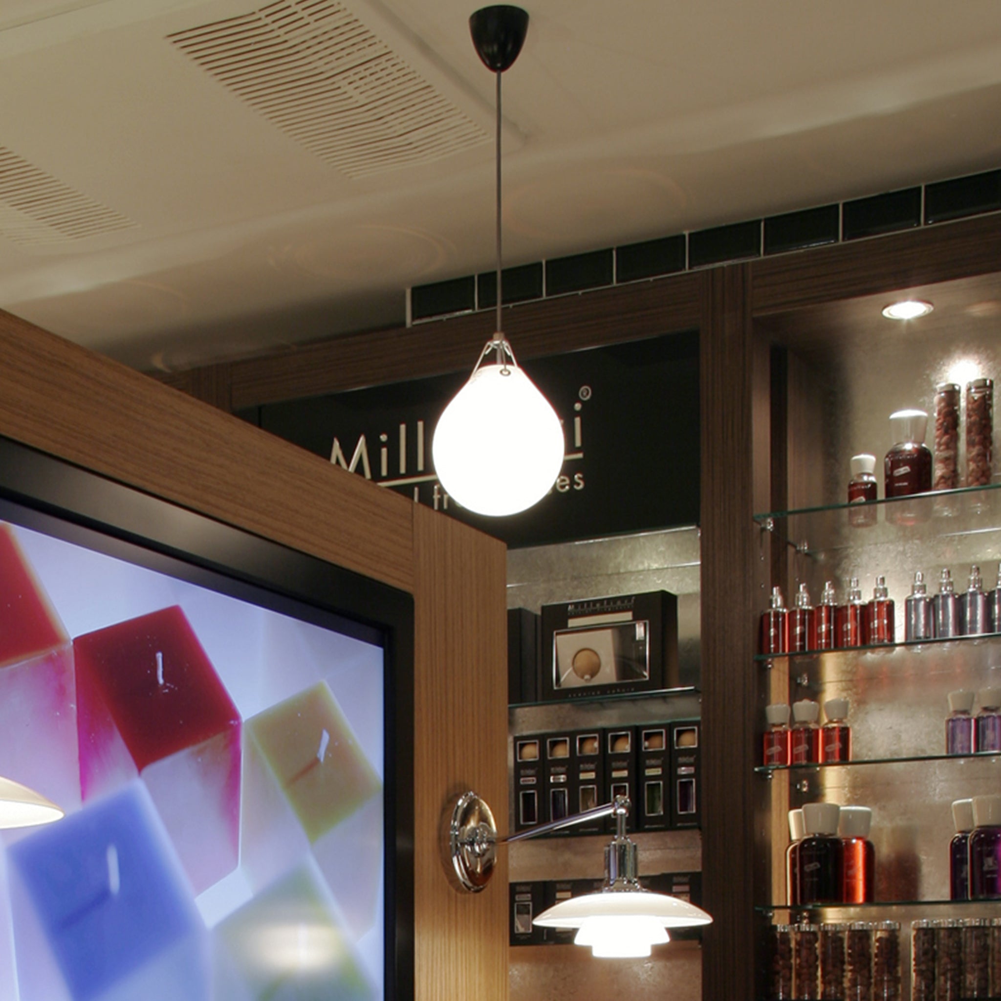 Louis Poulsen（ルイスポールセン）MOSER ホワイト Φ205mm - YAMAGIWA