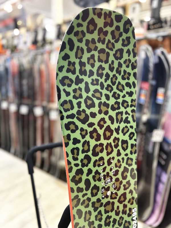 ラスト1点】 メンズ スノーボード 板 型落ち 旧モデル 156cm LINE SKIS