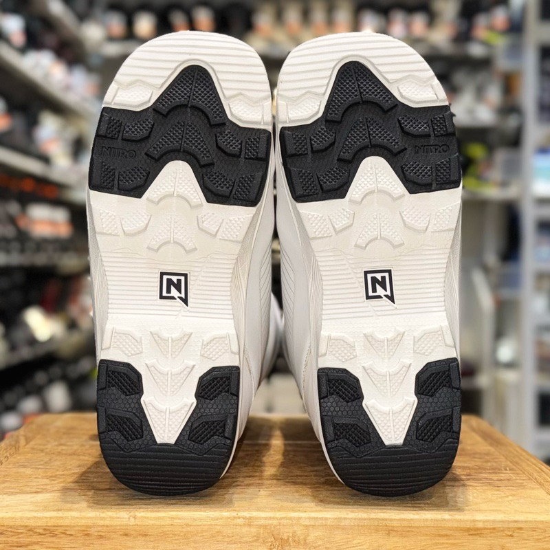 ラスト1点】 【OUTLET】24-25 NITRO CLUB BOA カラー:WHITE 27.5cm
